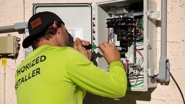AI Can’t Replace Skilled Trades: Why Plumbers and Electricians Are Winning the AI Boom